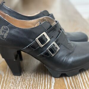 Like Smug by Prophecy Black Heeled Shoes with Buckle Accents